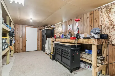 121 10th Street SW Oelwein IA 50662