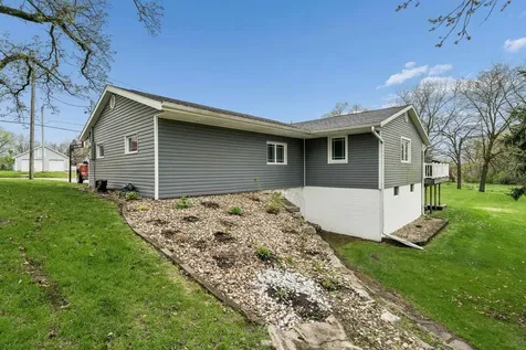 121 10th Street SW Oelwein IA 50662