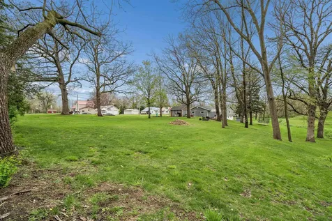 121 10th Street SW Oelwein IA 50662