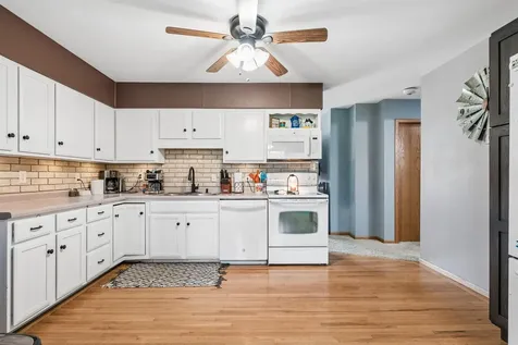 121 10th Street SW Oelwein IA 50662