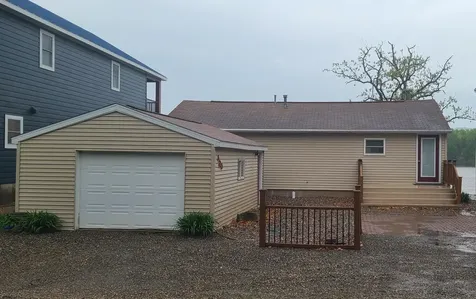 420 River View Road Guttenberg IA 52052