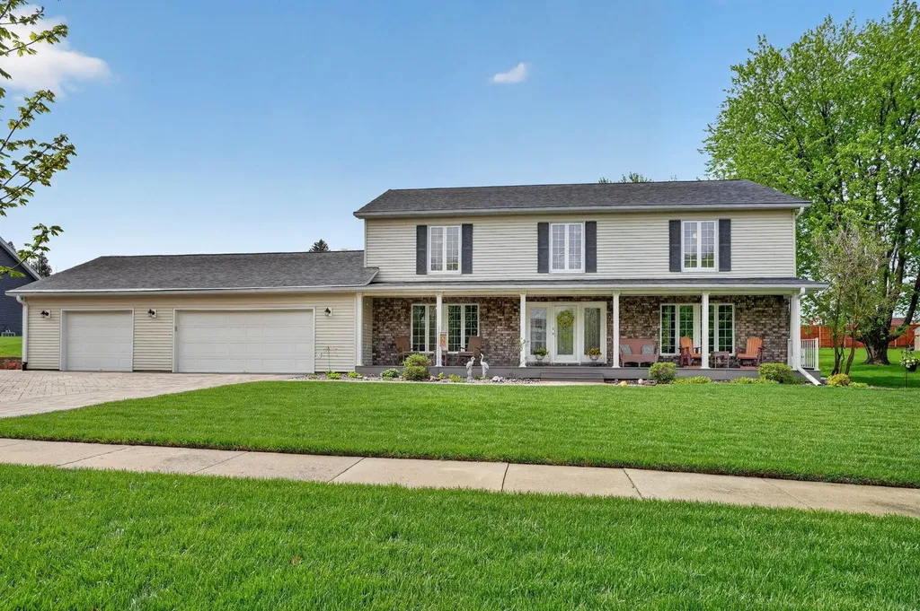 2124 Minnetonka Drive Cedar Falls IA 50613
