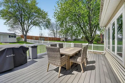 2124 Minnetonka Drive Cedar Falls IA 50613
