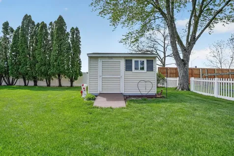 2124 Minnetonka Drive Cedar Falls IA 50613