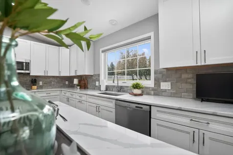 2124 Minnetonka Drive Cedar Falls IA 50613