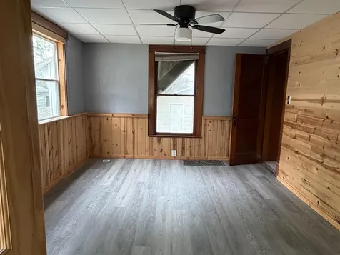 20 5th Avenue SE Oelwein IA 50662