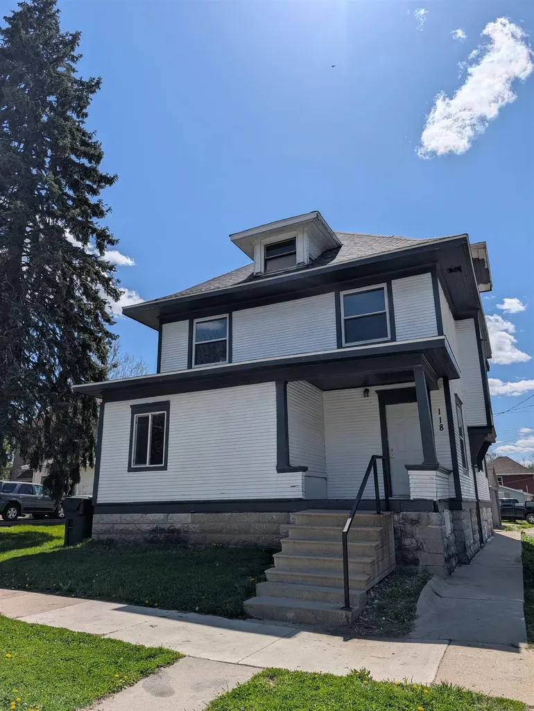 118 Allen Waterloo IA 50701