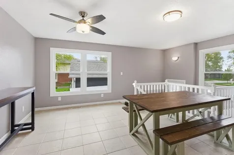 1102 Woodring Drive Waverly IA 50677
