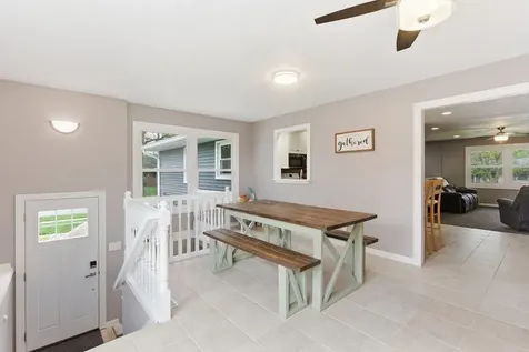 1102 Woodring Drive Waverly IA 50677