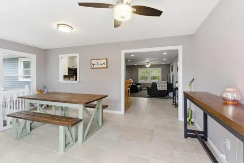 1102 Woodring Drive Waverly IA 50677