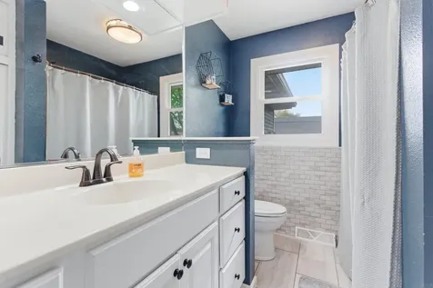 1102 Woodring Drive Waverly IA 50677