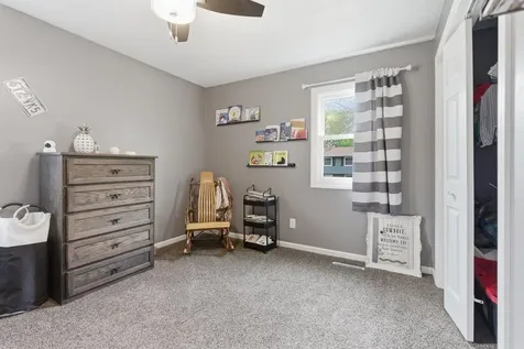 1102 Woodring Drive Waverly IA 50677