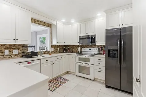 1102 Woodring Drive Waverly IA 50677