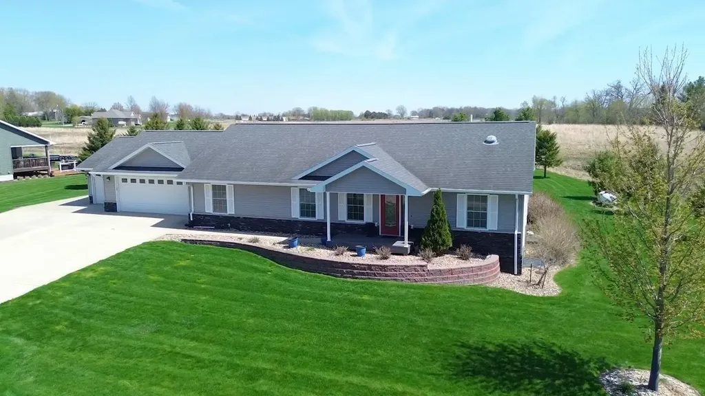 1210 N Walnut Street Sumner IA 50674