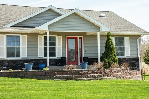 1210 N Walnut Street Sumner IA 50674
