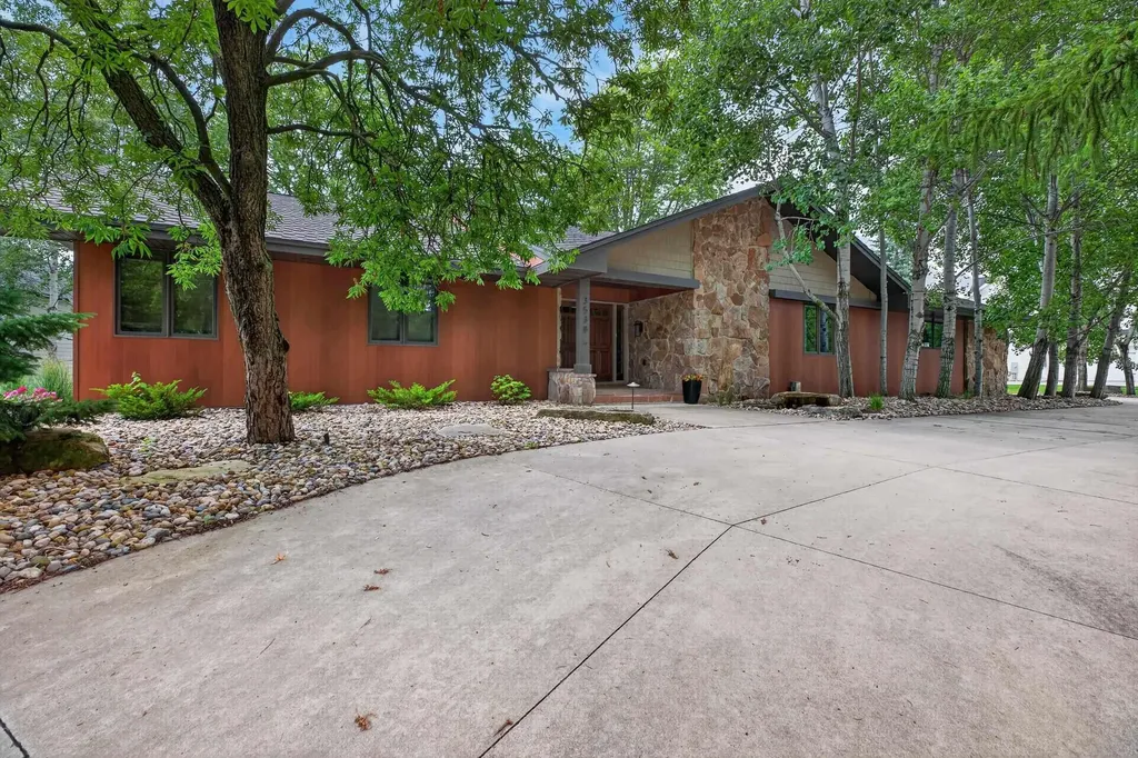 3538 Inverness Road Waterloo IA 50701