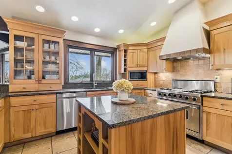 3538 Inverness Road Waterloo IA 50701