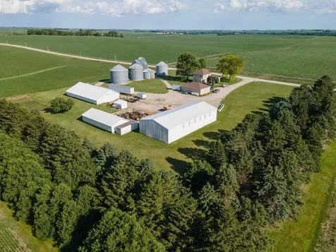 26455 225th Street Grundy Center IA 50638