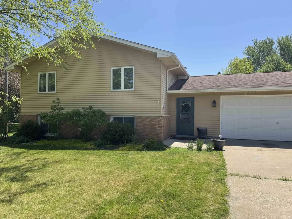 406 Monroe Street Dysart IA 52224