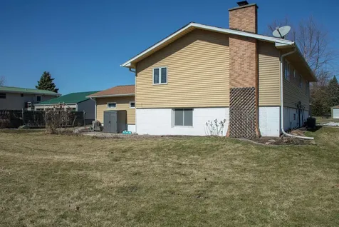 406 Monroe Street Dysart IA 52224