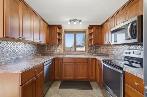 332 Fleur Drive New Hampton IA 50659