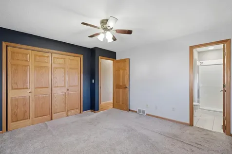 332 Fleur Drive New Hampton IA 50659