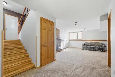 332 Fleur Drive New Hampton IA 50659