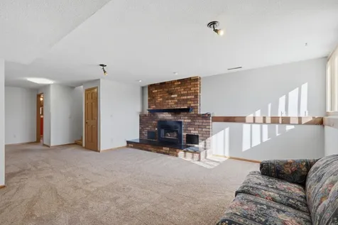 332 Fleur Drive New Hampton IA 50659