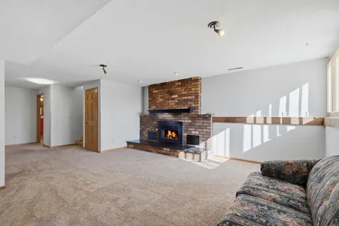 332 Fleur Drive New Hampton IA 50659