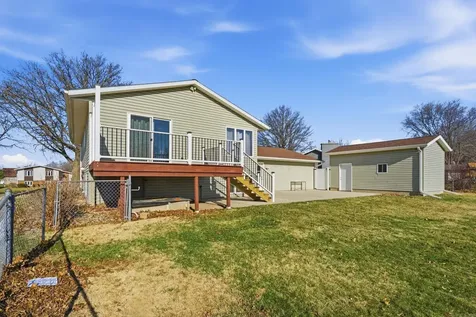 332 Fleur Drive New Hampton IA 50659