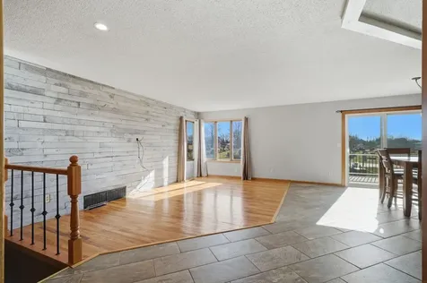 332 Fleur Drive New Hampton IA 50659