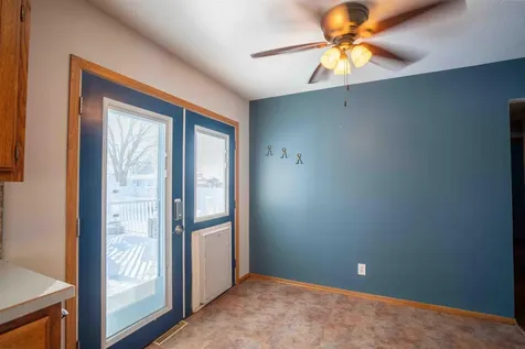 825 Belle Street Waterloo IA 50702