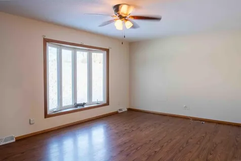 825 Belle Street Waterloo IA 50702