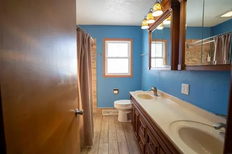 825 Belle Street Waterloo IA 50702