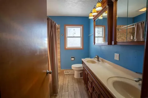 825 Belle Street Waterloo IA 50702