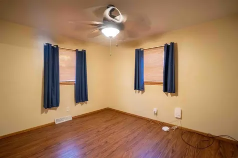 825 Belle Street Waterloo IA 50702