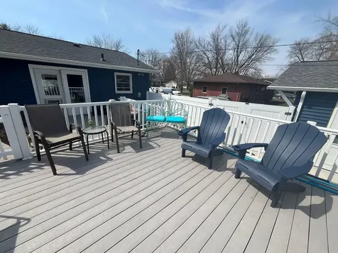 825 Belle Street Waterloo IA 50702