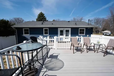 825 Belle Street Waterloo IA 50702