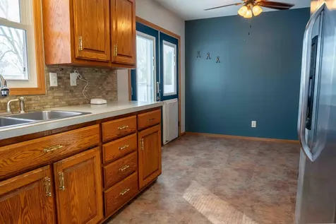 825 Belle Street Waterloo IA 50702