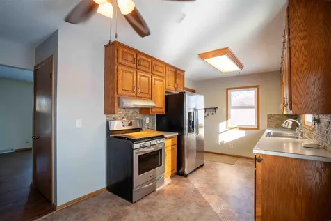 825 Belle Street Waterloo IA 50702
