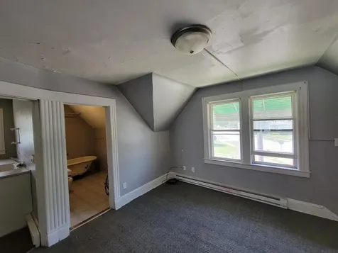 102 South Street Waterloo IA 50701