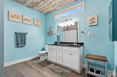 313 NE 6th Avenue Independence IA 50644