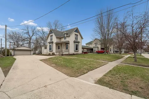 313 NE 6th Avenue Independence IA 50644