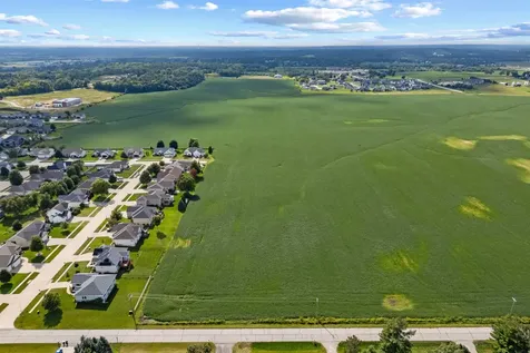 26.35 Acres M/l Quass Road Robins IA 52328