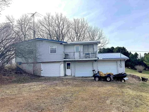 111 Skyline Drive Guttenberg IA 52052
