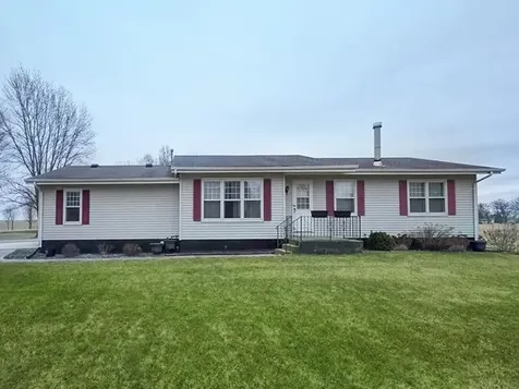 1926 Honey Creek Road Manchester IA 52057