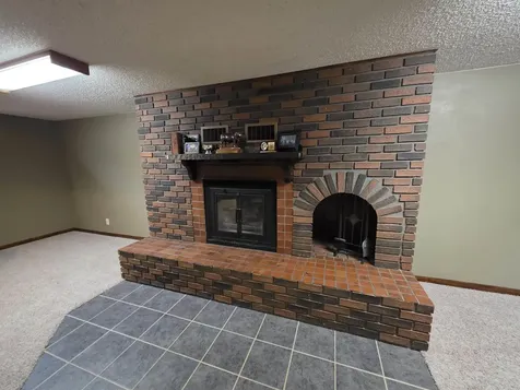 1926 Honey Creek Road Manchester IA 52057
