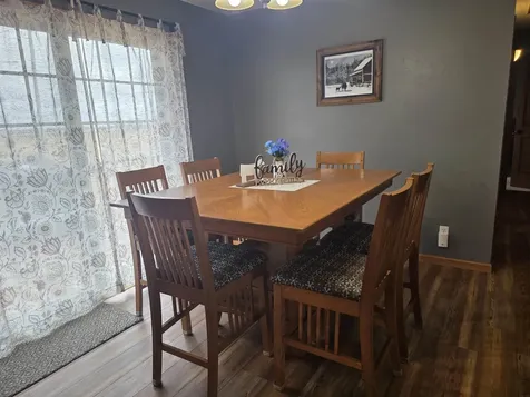 1926 Honey Creek Road Manchester IA 52057