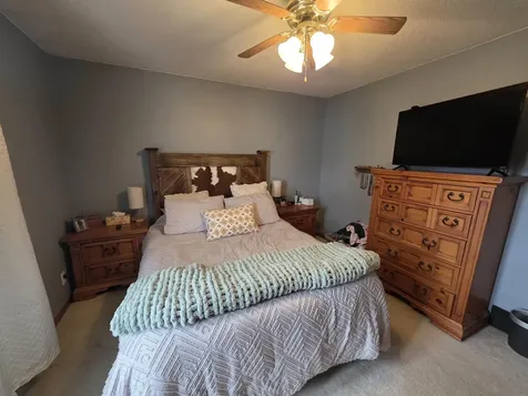 1926 Honey Creek Road Manchester IA 52057