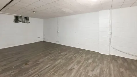 129 Acadia Street Waterloo IA 50702